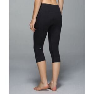 Lululemon Seamlessly Street Crop Heathered Black Slim Knee Leggings Pant Sz 4